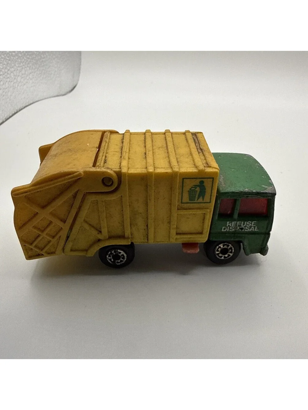 1979 MATCHBOX SUPERFAST REFUSE TRUCK VINTAGE